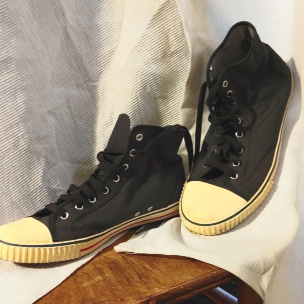 Tretorn dark grey vintage style hi-tops sz 8.5 womens-